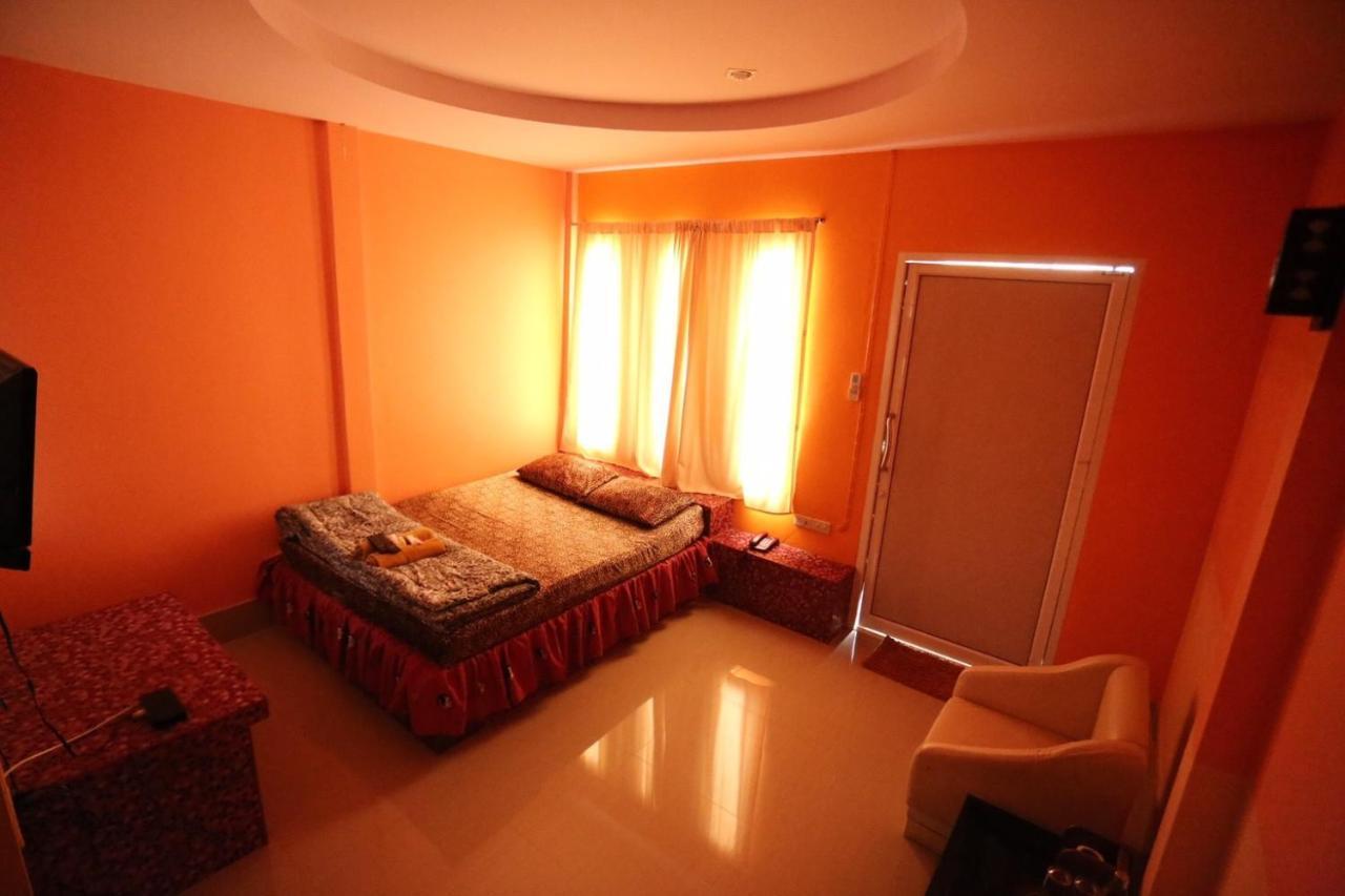 Diane Hotel Phetchaburi Exteriör bild
